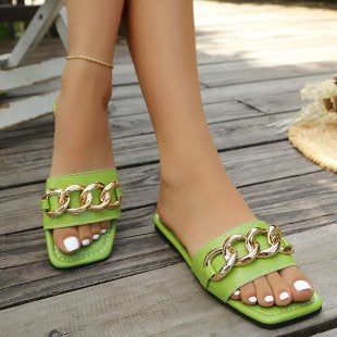 Damen Elegante und bequeme Slides mit dekorativen Metallakzenten EB