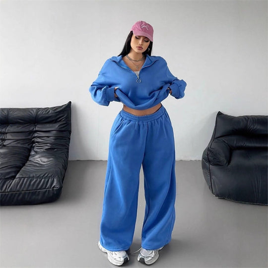Damen Samt-Cropped-Ziphoodie und weit geschnittene High-Waist Palazzo-Jogginghose Eichborn Berlin