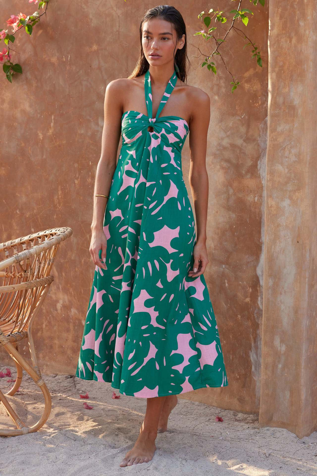 Damen Maxi Kleid mit raffiniertem Halterneck und trendigem Print EB