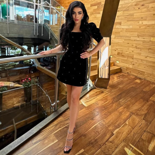 Damen Samtkleid mit Puffärmel und glitzernden Details EB