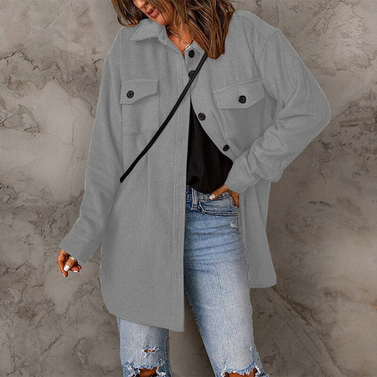 Damen vielseitige Oversize-Hemdjacke mit aufgesetzten Taschen und Knopfverschluss EB