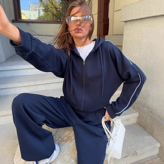 Damen lässiges Lounge-Set aus French-Terry mit Kurzzip-Hoodie und High-Waist Wide-Leg Jogginghose mit Kontrastpaspel Eichborn Berlin