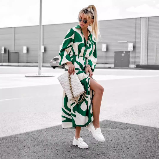 Damen Langarm Kleid mit raffiniertem Schnitt und modernem Grafikmuster EB