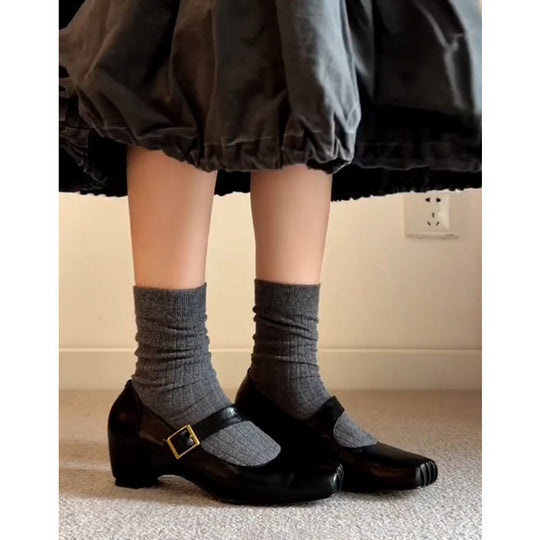 Damen Elegante und bequeme Schuhe mit T-Strap EB
