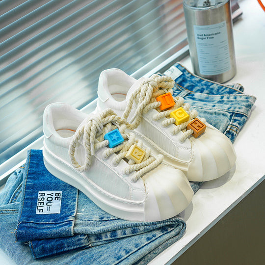 Damen Modische Sneakers mit originellem Schnürsystem und robustem Profil EB