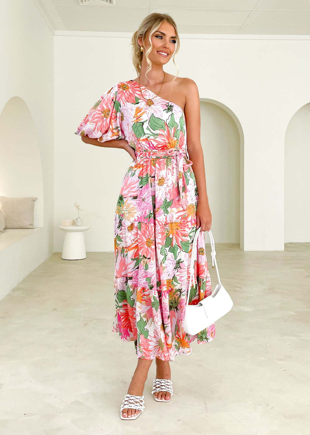 Damen Maxikleid mit verspieltem asymmetrischen Schnitt und Puffärmel EB