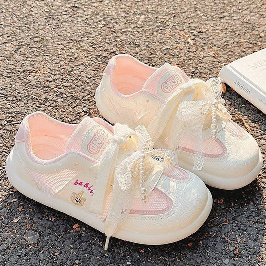 Damen Sportliche Sneaker mit modischem Spitzenelement und atmungsaktiver Oberfläche EB