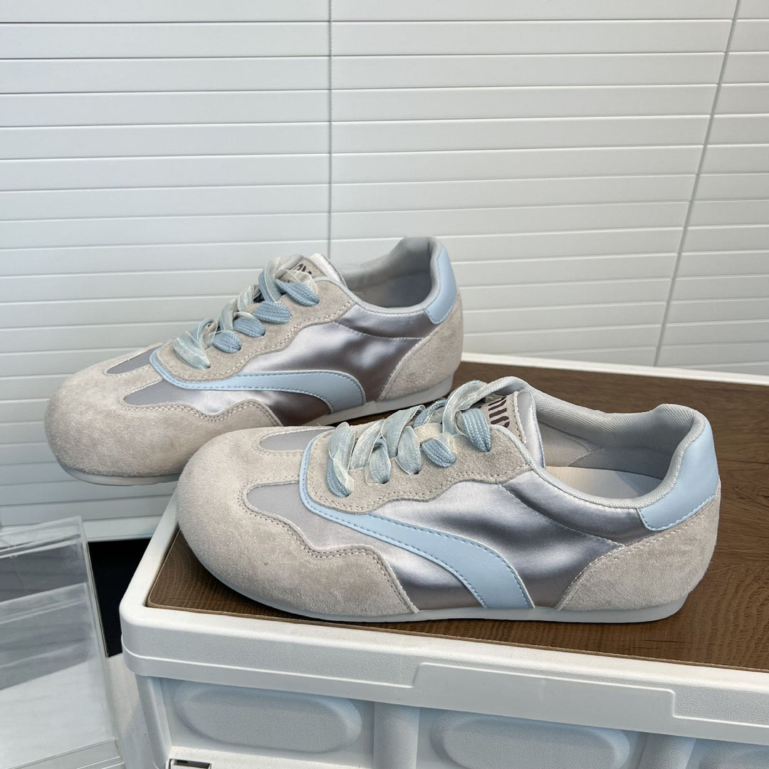 Damen Sneakers mit weichem Wildleder und glänzender Satin-Oberfläche EB