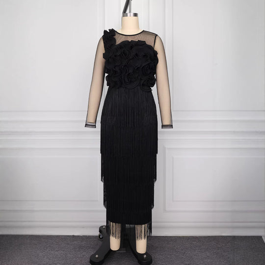 Damen figurbetontes Kleid mit voluminösen Rüschen und Fransen EB