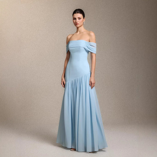 Damen Elegantes schulterfreies Maxikleid mit drapierten Details EB