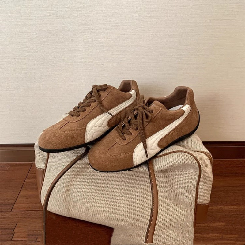 Damen Sneakers mit eleganter Wildleder-Oberfläche und rutschfester Sohle EB