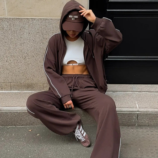 Damen lässiges Lounge-Set aus French-Terry mit Kurzzip-Hoodie und High-Waist Wide-Leg Jogginghose mit Kontrastpaspel Eichborn Berlin