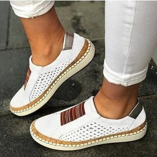 Damen Modische Slip-On Sneakers mit Lochmuster und Korksohle EB