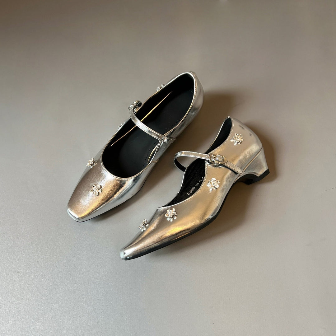 Damen Ballerinas mit blumigen Verzierungen und glänzender Lackoberfläche EB