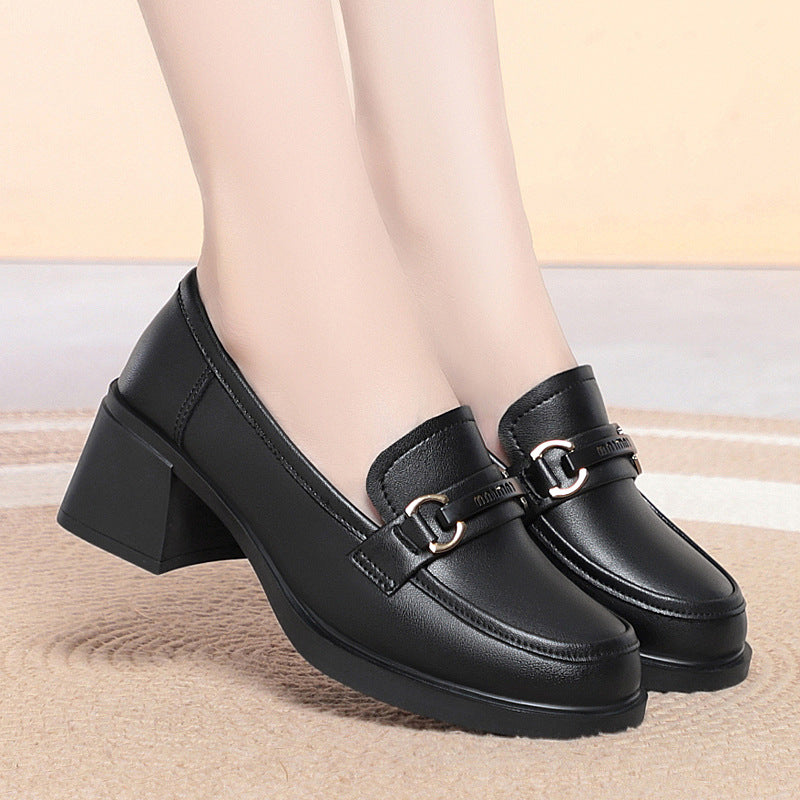 Damen Elegante Mokassins mit robustem Blockabsatz und modischem Kettendetail EB