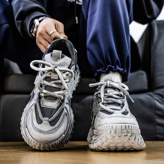 Damen Sportliche Sneakers mit dynamischem Design und dämpfendem Sohlenprofil EB