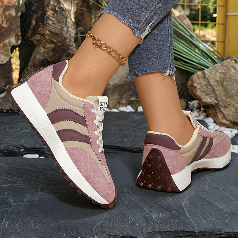 Damen nan retro-inspirierter Sneaker mit Wildleder-Overlays, Nylonoberteil und profilierter Waffelsohle EB