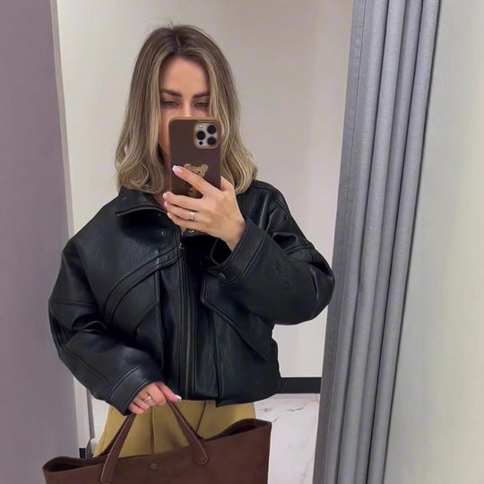 Damen Oversized Kunstlederjacke mit dekorativen Details EB