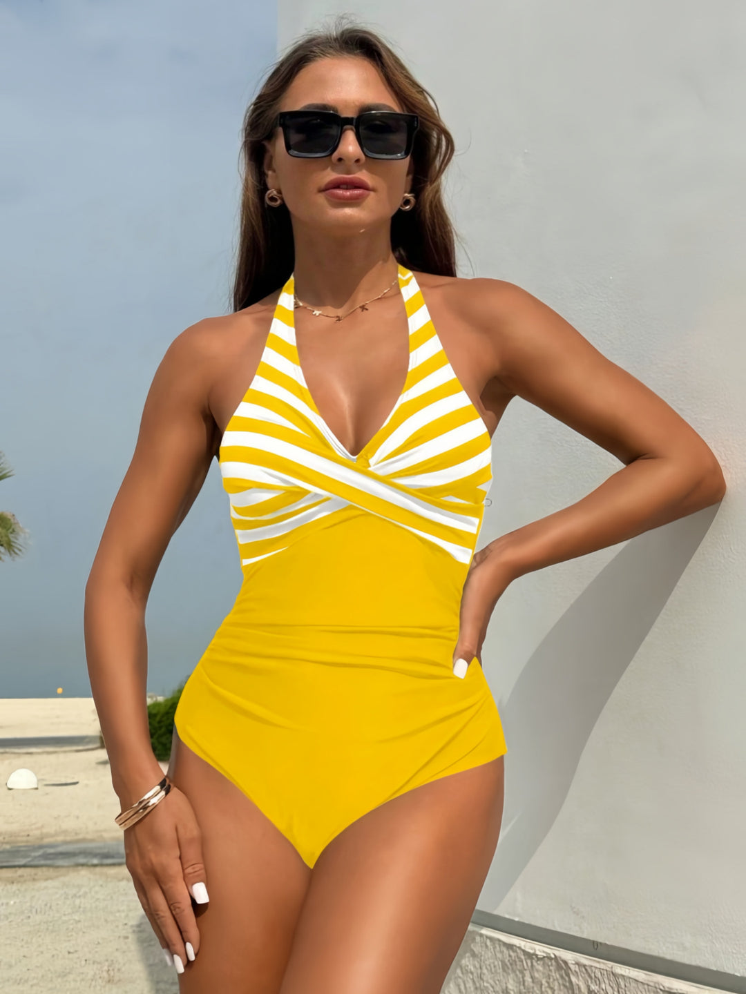 Damen Einteiliger Badeanzug mit Streifen-Design und figurformenden Elementen EB