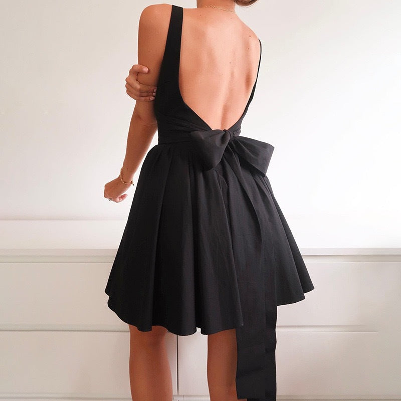 Damen Verspieltes Minikleid mit quadratischem Ausschnitt und schwingendem Rock EB