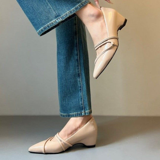Damen elegante Ballerinas mit raffiniertem Riemchen und glänzender Lack-Oberfläche EB
