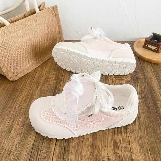 Damen Sneaker mit romantischem Spitzen-Design und atmungsaktiver Oberflächenstruktur EB