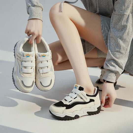Damen Sportliche Sneaker mit atmungsaktiven Obermaterial und komfortablem Klettverschluss EB