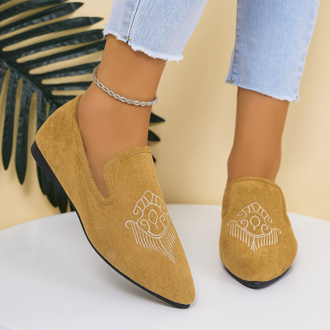 Damen Witzige Mokassins mit elegantem Lochmuster und modischem Detail EB