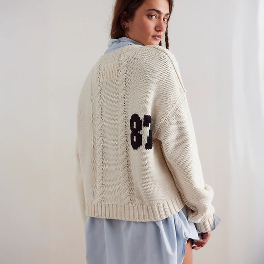 Damen Oversize Grobstrick-Pullover mit sportivem Zahlendekor & Zopfstrickdetail EB