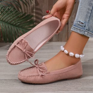 Damen Mokassins aus weichem Veloursleder mit dekorativem Band EB