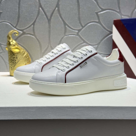 Damen Lifestyle Sneakers mit modischem Detail und gepolsterter Sohle EB