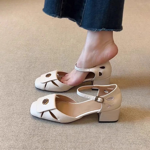 Damen Elegante Riemchen-Pumps mit floralem Dekor und komfortablem Blockabsatz EB