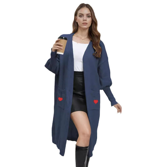 Damen Strickjacke mit Herzapplikationen und lockerer Passform EB