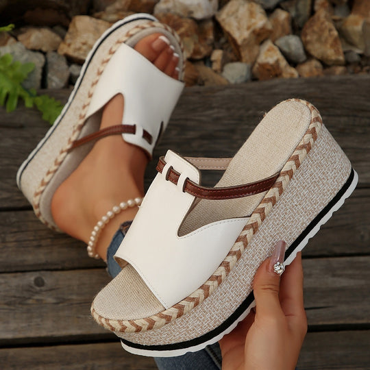 Damen Komfortable Plateau-Sandalen mit raffinierten Riemen EB
