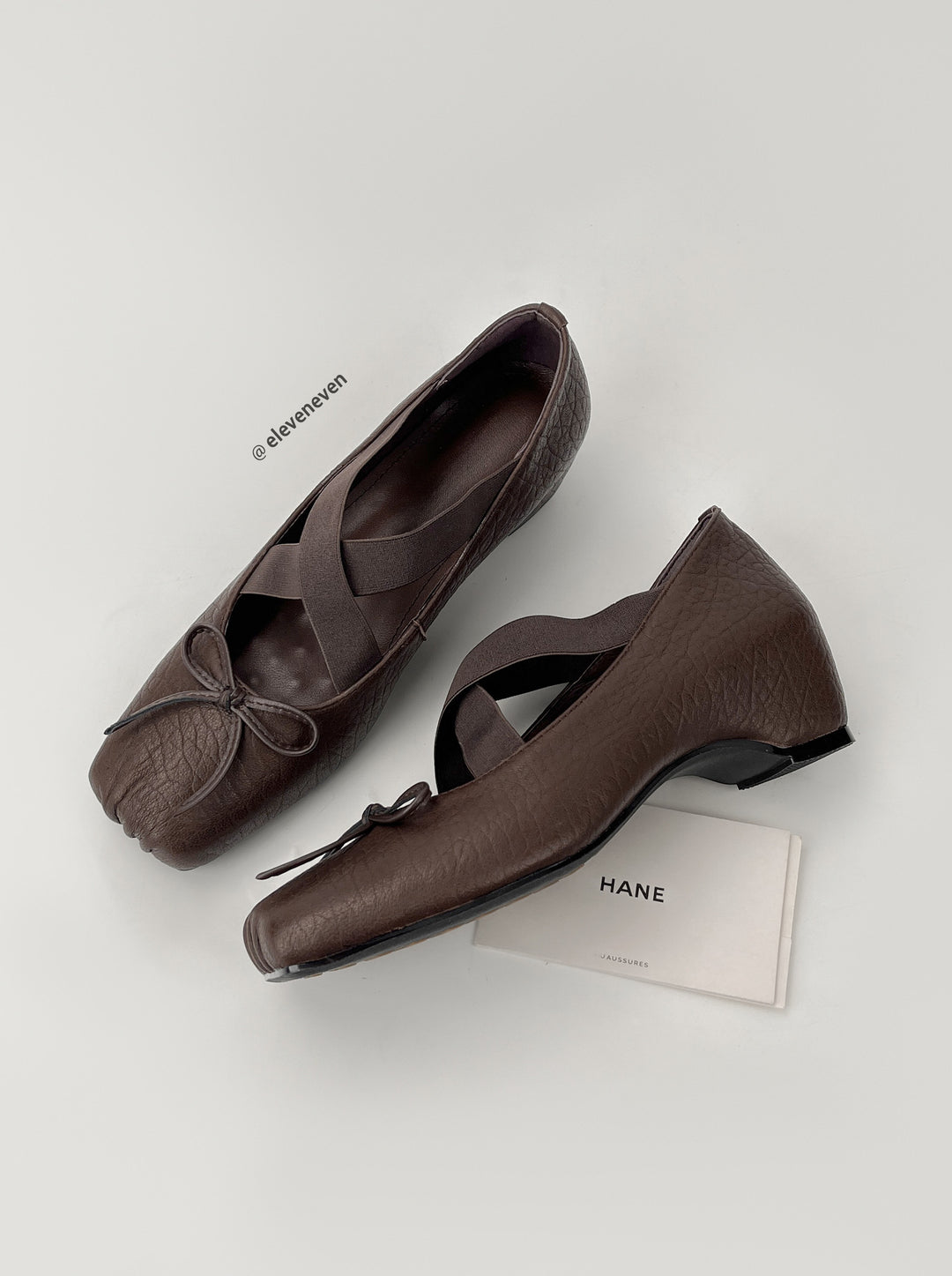 Damen Ballerina-Schuhe mit raffiniertem Cross-Over-Riemen und weichem Leder EB