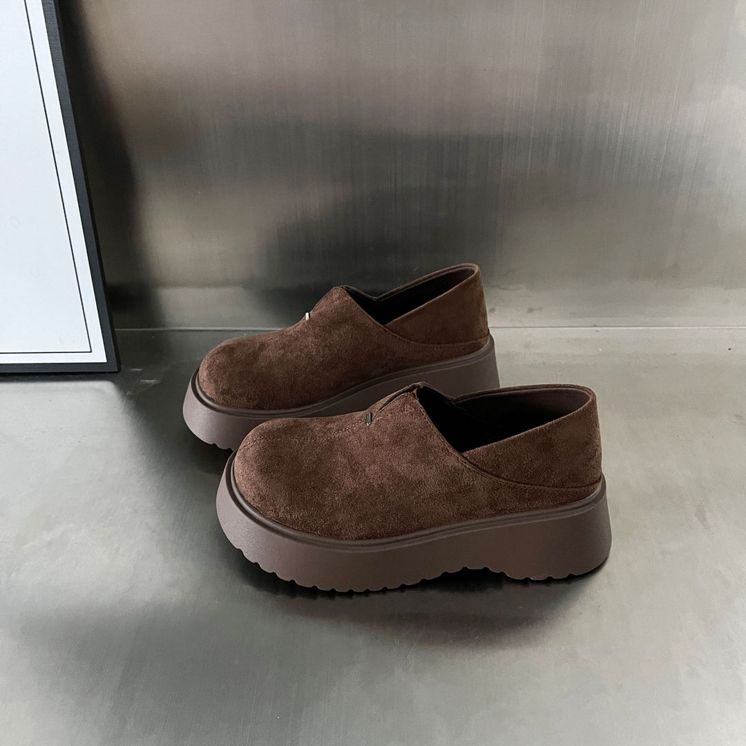 Damen elegante Slip-On Sneaker mit einem bequemen Plateau und hochwertiger Wildleder-Oberfläche EB