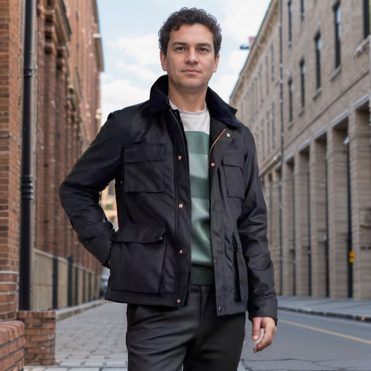 Herren funktionale Sportjacke mit praktischen Taschen und hochschließendem Kragen EB