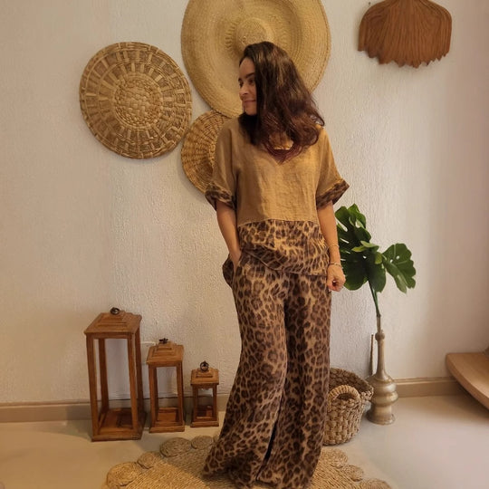 Damen Leichtes und lässiges Sommeroutfit mit Leopardenmuster EB