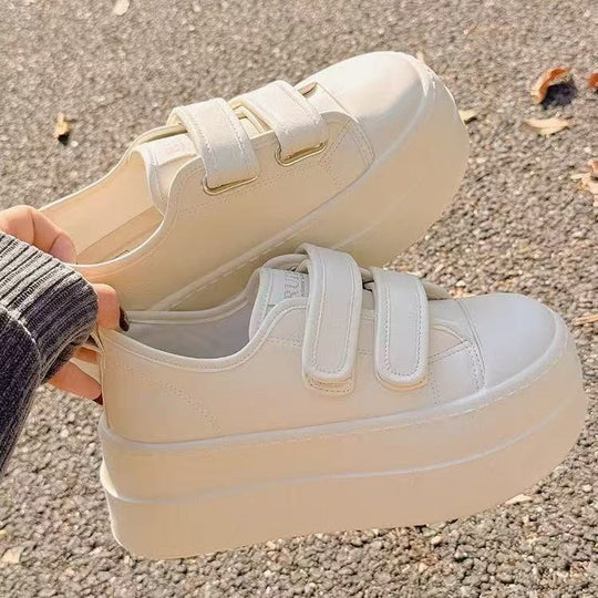 Damen Plateau Sneakers mit verstellbaren Klettverschlüssen und dämpfender Sohle EB