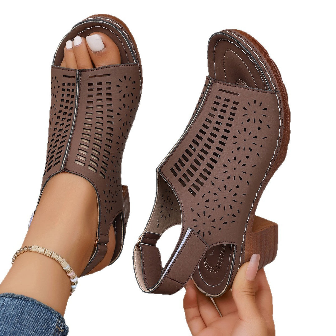 Damen Sandaletten mit durchbrochenem Design und komfortablem Blockabsatz EB