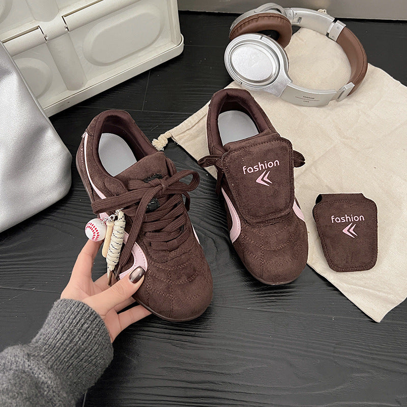 Damen Sportliche Sneakers mit praktischem Klettverschluss und eleganter Wildleder-Optik EB