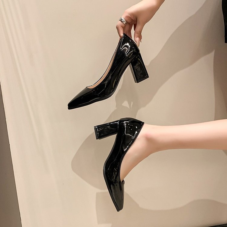 Damen elegante spitze Pumps mit tragbarem Blockabsatz EB