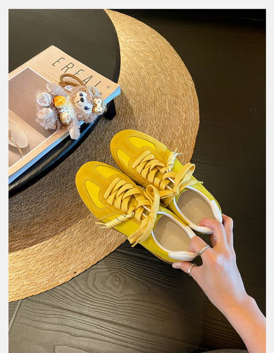 Damen Sportliche Sneakers mit atmungsaktivem Obermaterial und stylischen Schnürdetails EB