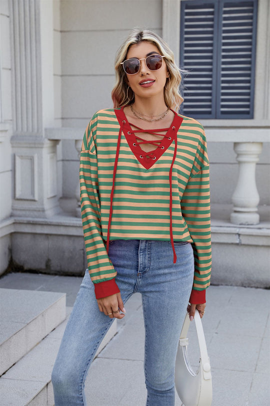 Damen modischer Cropped Pullover mit auffälligem Schnürdetail EB