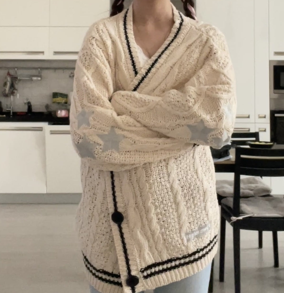 Damen Grobstrickjacke mit Sternen-Details und dekorativen Knöpfen EB