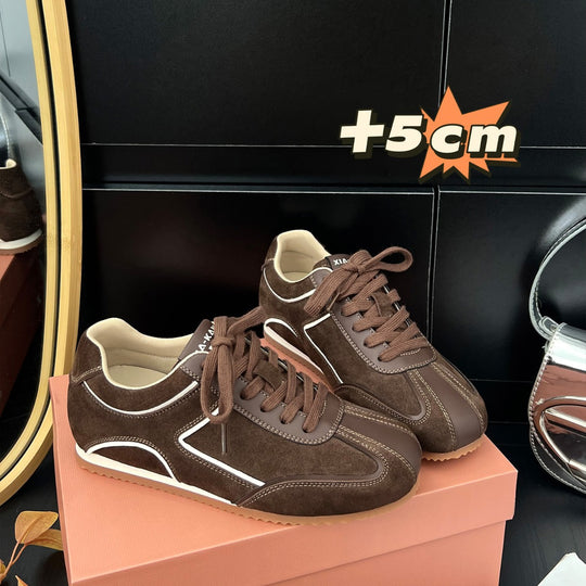 Damen Sneaker aus luxuriösem Wildleder mit sportlichem Design und atmungsaktiver Sohle EB