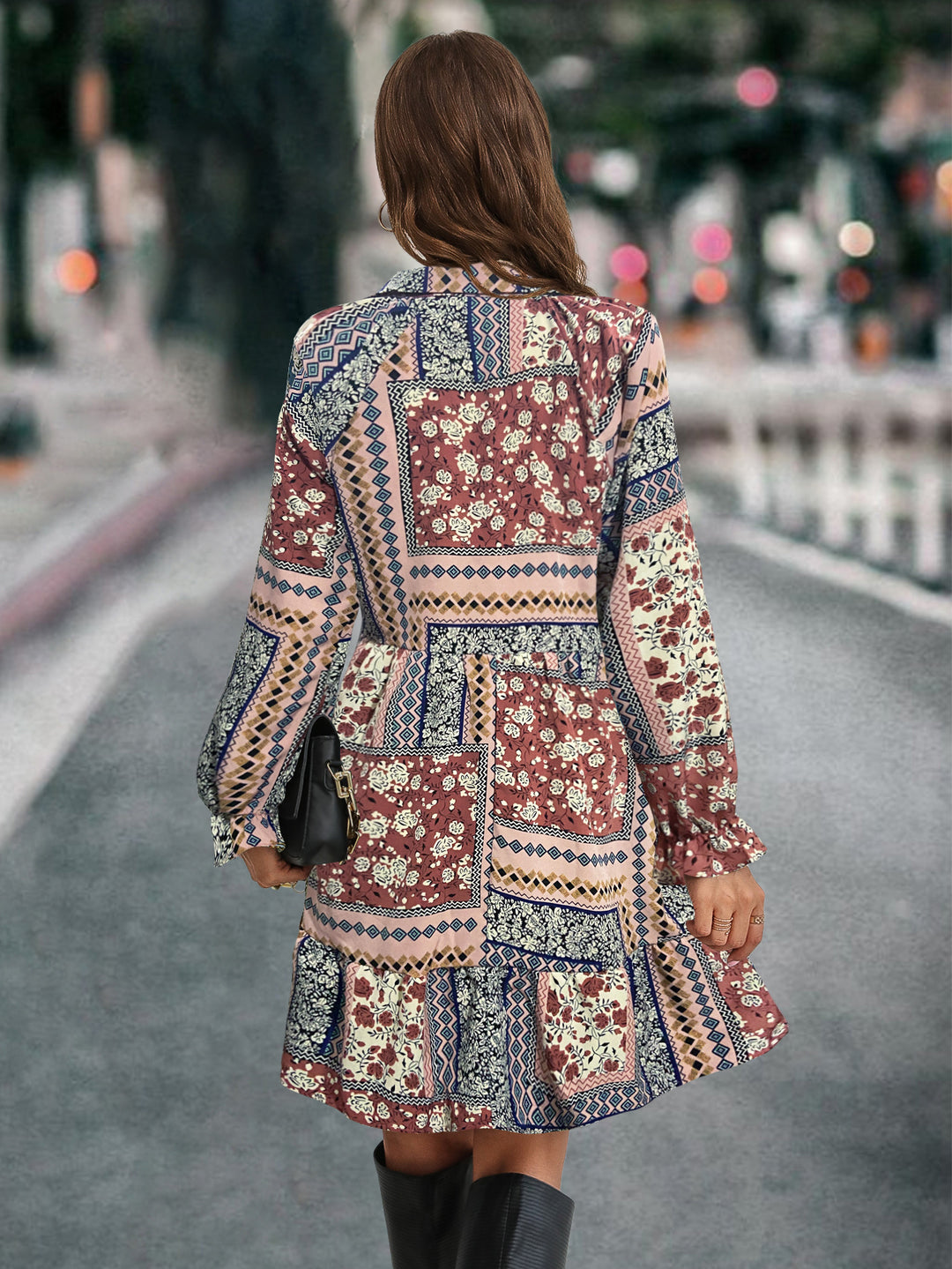 Damen Boho-Minikleid mit langen Ärmeln und buntem Muster EB