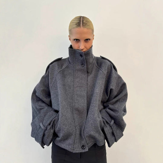 Damen nan kurzer Wollmix-Blouson mit hohem Stehkragen, Schulterpatten und voluminösen Ballonärmeln EB