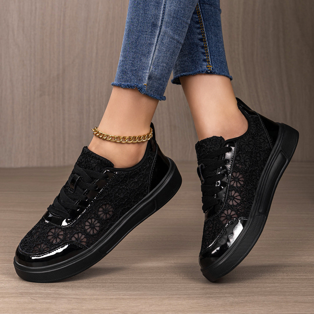 Damen Sneakers mit filigraner Spitzenoptik und dämpfender Sohle EB
