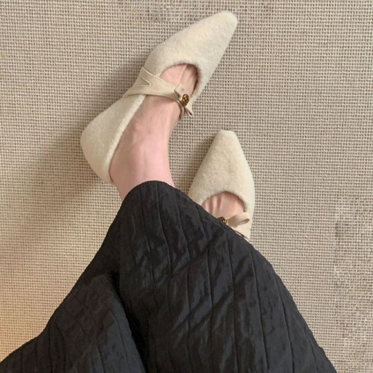 Damen spitze Ballerinas mit zierlichem Blumenakzent EB